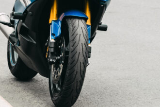 Le roadster électrique, l’avenir des deux-roues ?