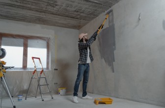 Quelle peinture pour cacher les défauts d’un mur ?